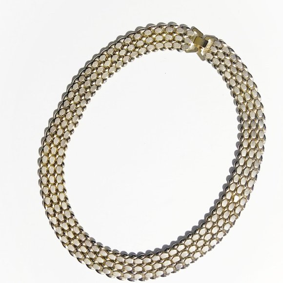 Vintage CURATED BUNDLE OF COSTUME JEWELLERY in Shades of Gold, Cream and Black - Picture 3 of 12